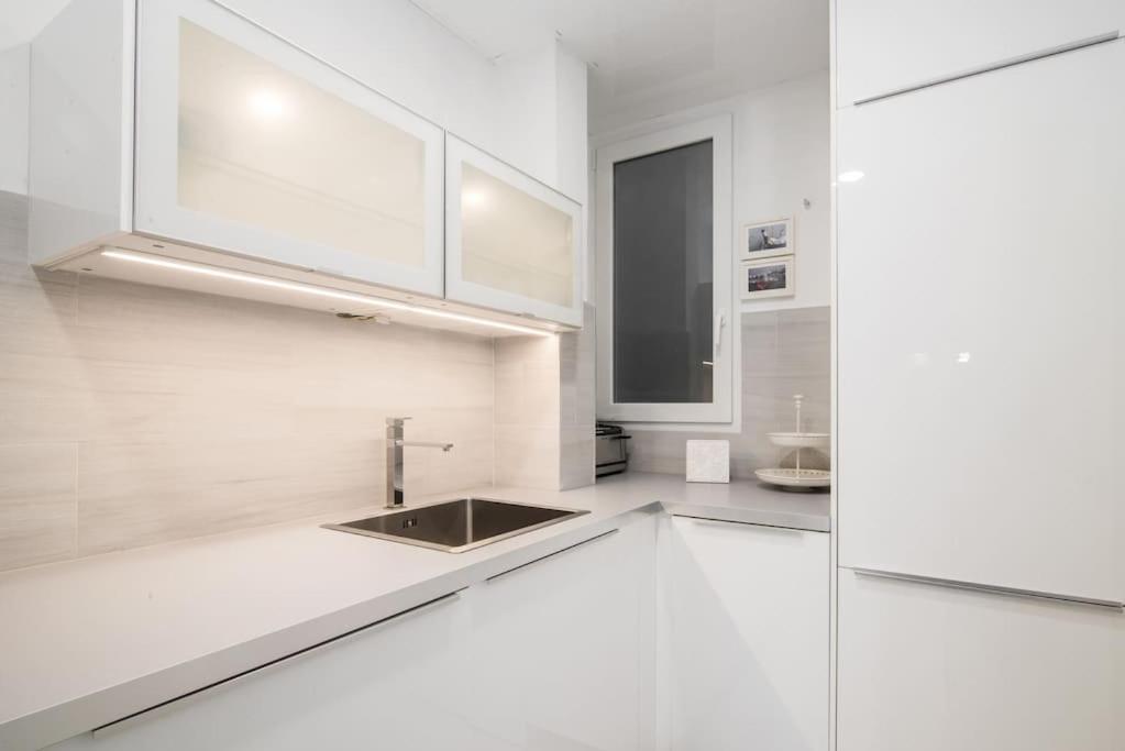 Appartamento Near Fcb Stadium Up To 8 One Car Free Parking Barcellona