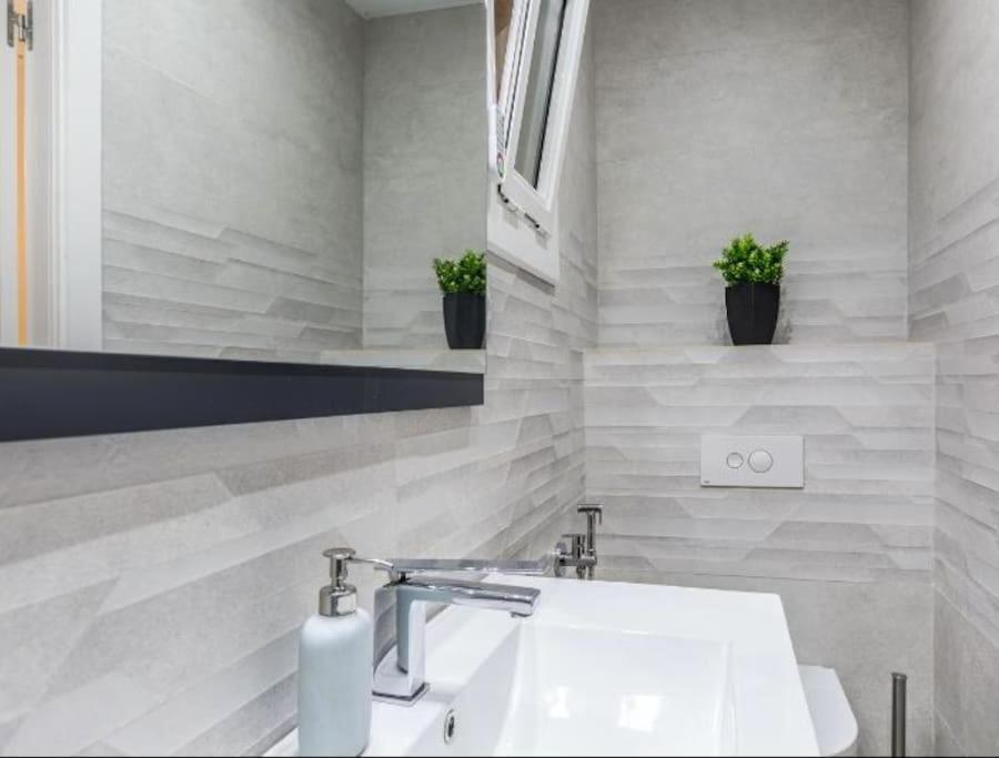 Near Fcb Stadium Up To 8 One Car Free Parking Barcellona