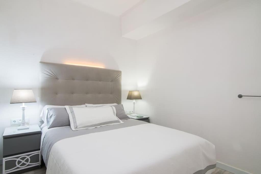 Near Fcb Stadium Up To 8 One Car Free Parking Appartamento Barcellona