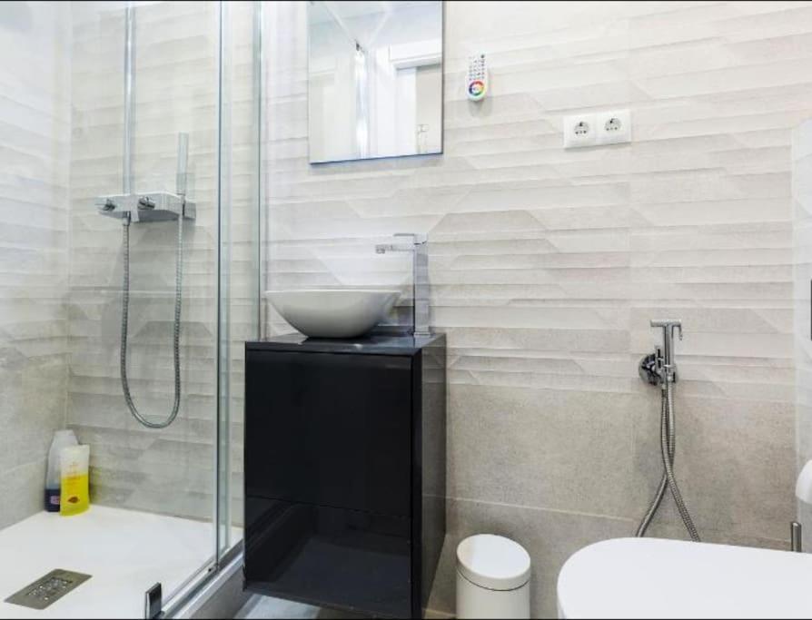 Near Fcb Stadium Up To 8 One Car Free Parking * Barcellona