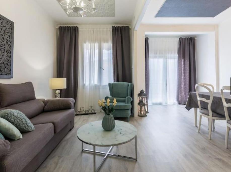 Appartamento Near Fcb Stadium Up To 8 One Car Free Parking Barcellona